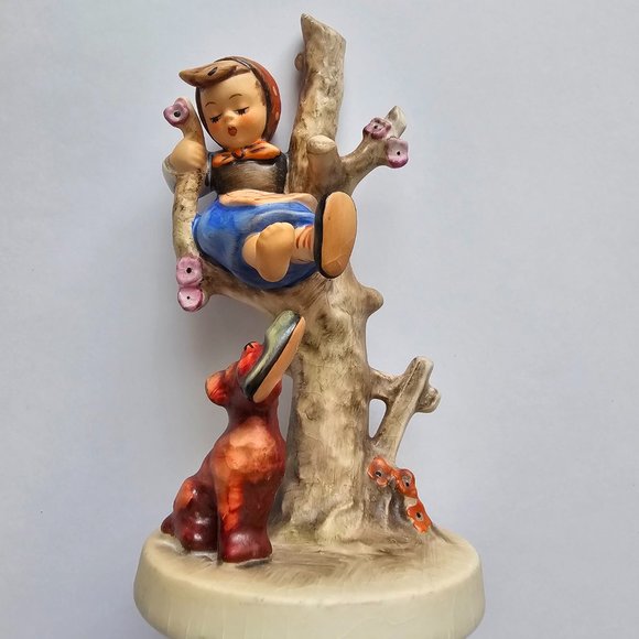 HUMMEL girl in tree "OUT of Danger" -Excellent Condition - Picture 4 of 5